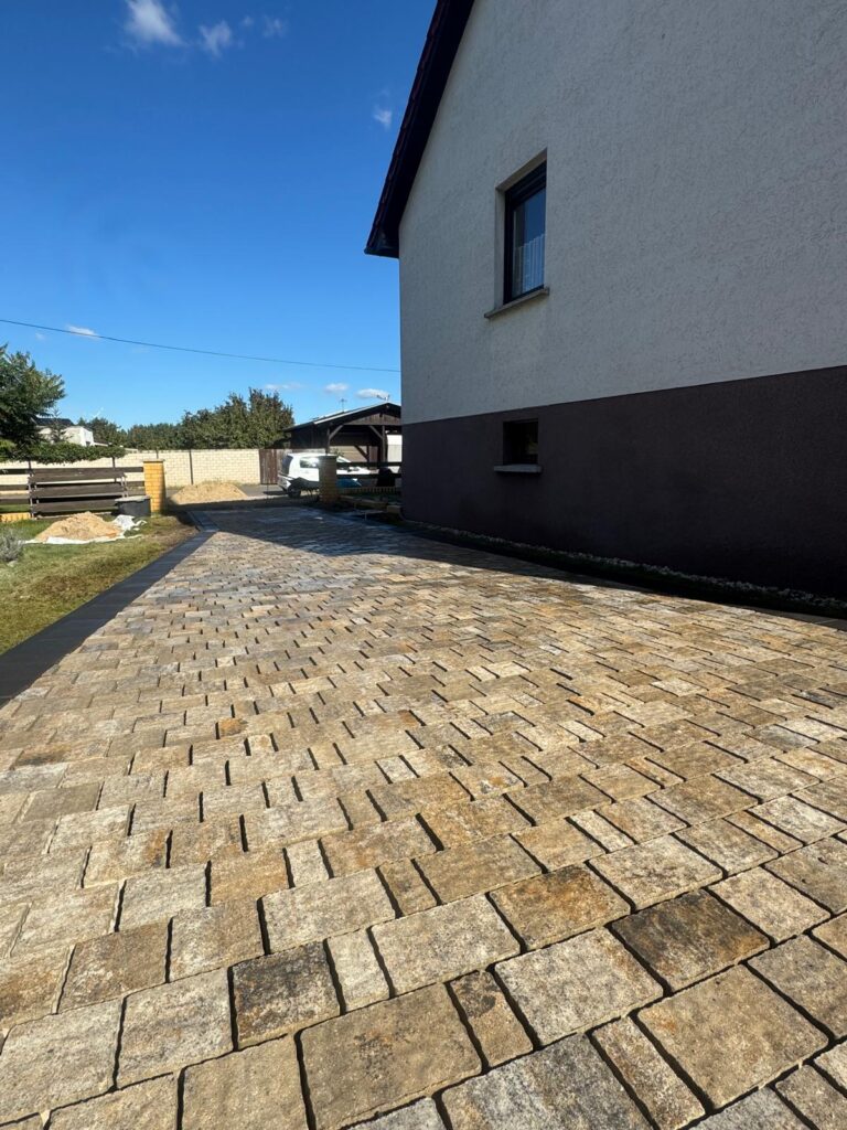 074f847e-2583-401a-b9b4-38450503a19a